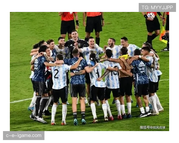 斯卡洛尼执教秘诀揭秘：团队凝聚力与战术灵活性成关键