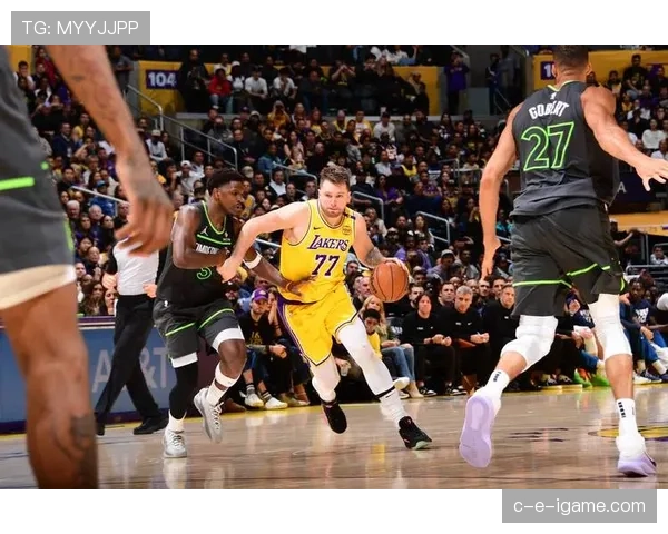 哈利伯顿挡拆组织不同于东契奇 提升队内三分点